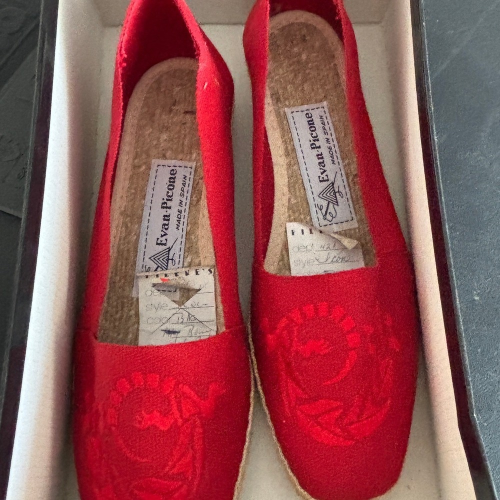 VTG NIB! Evan-Picone Leone Red Canvas Espadrille Flats Embroidered Made in Spain